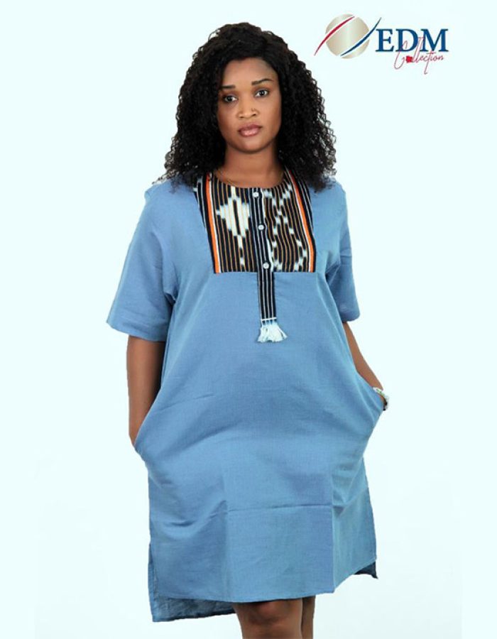 Robe bleue avec motifs pagne baoulé
